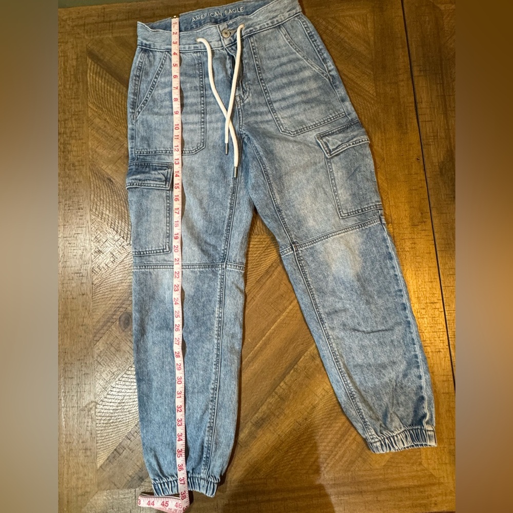 SOLD X POSTED American Eagle High Waisted Light Wash Denim Cargo - Picture 5 of 14